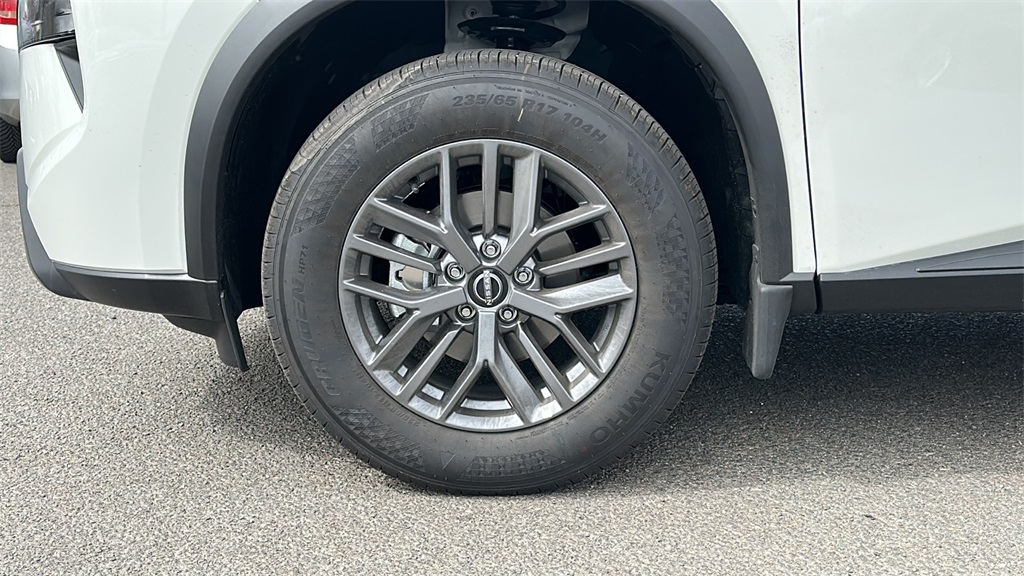 Vehicle image 9 of 30