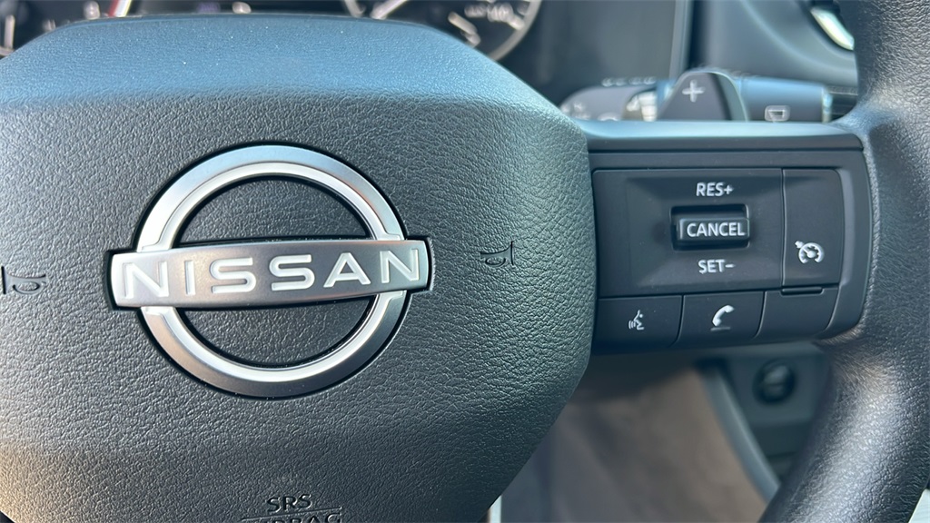 Vehicle image 20 of 30