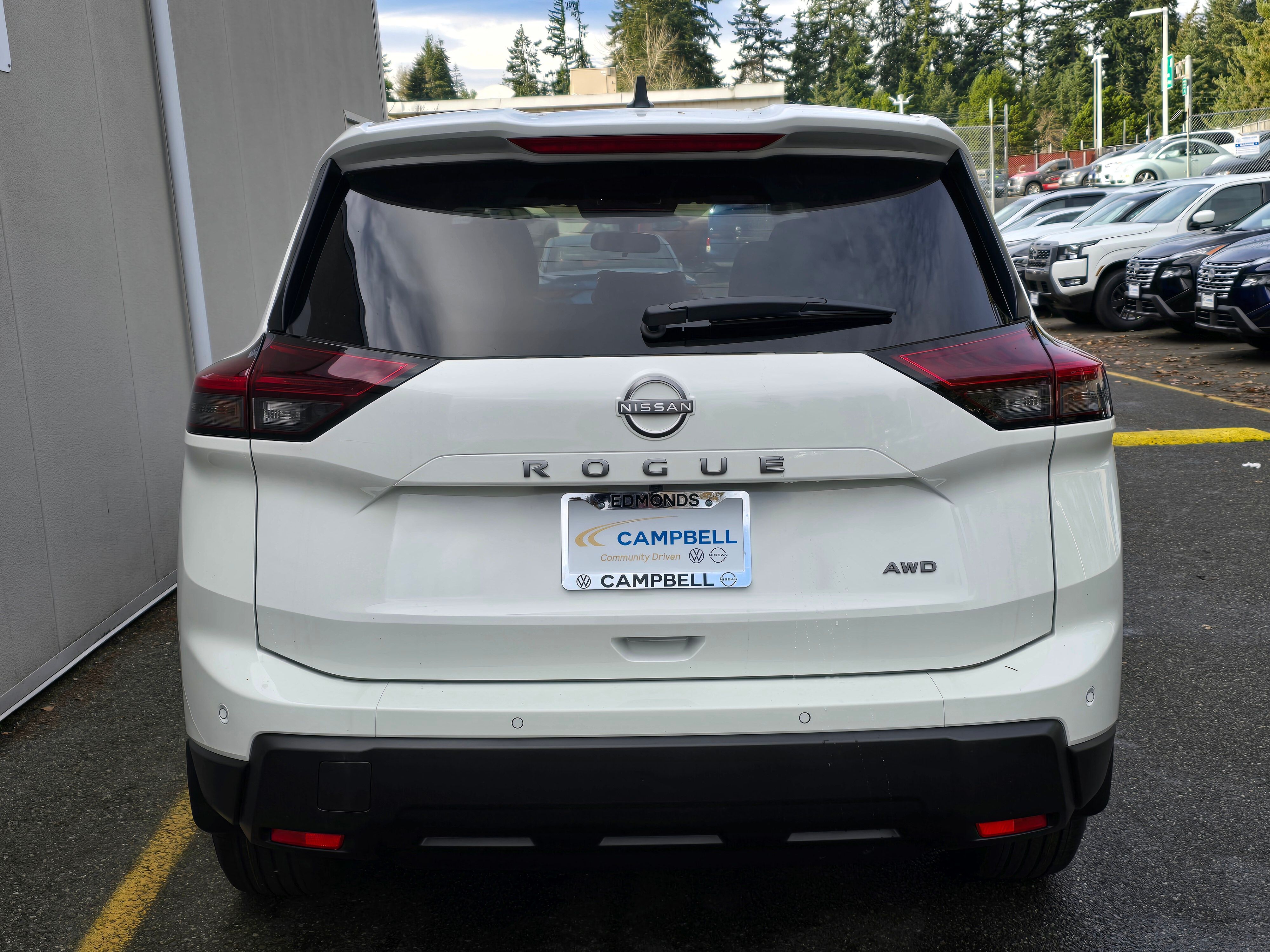 Vehicle image 6 of 24