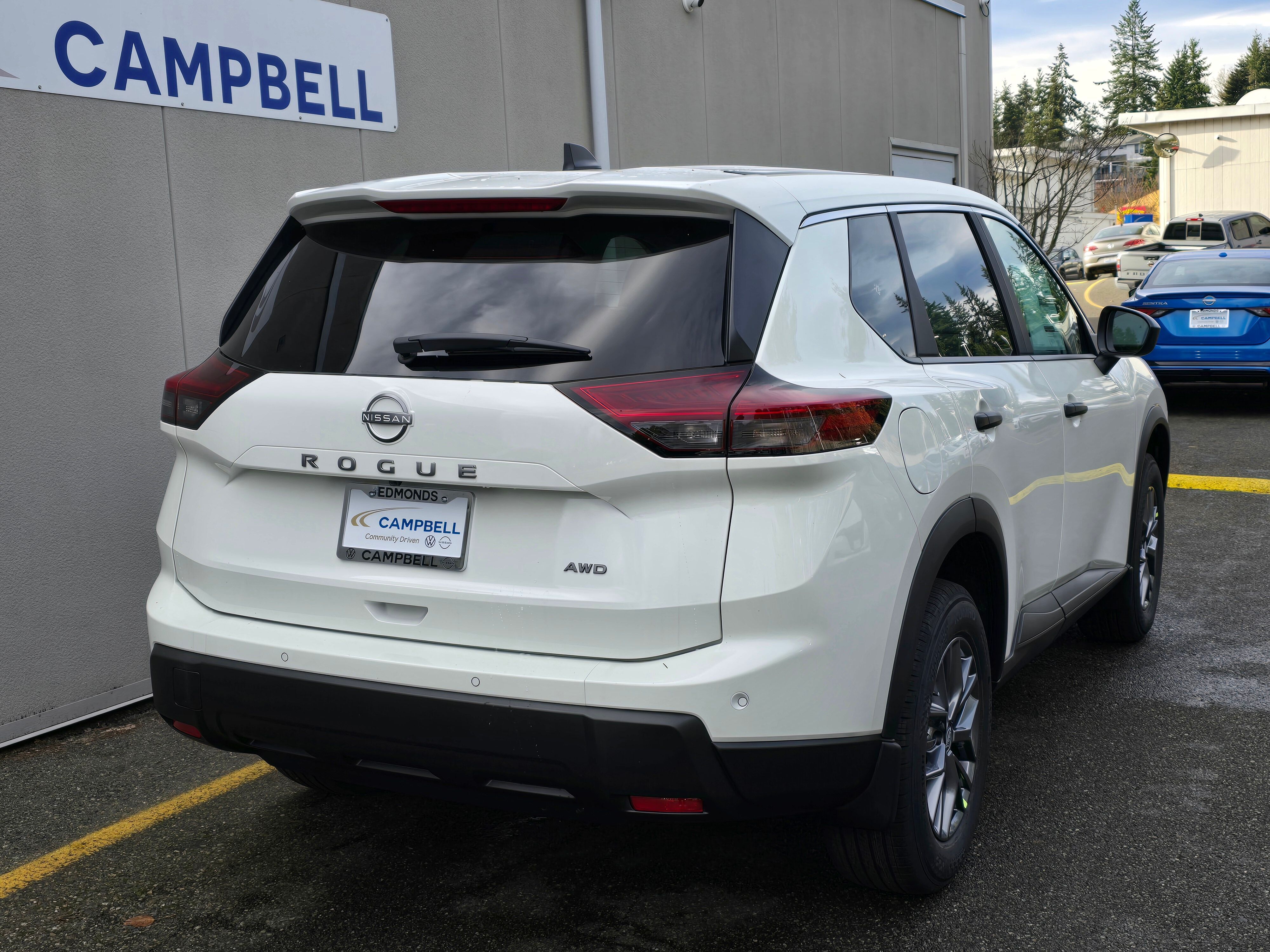 Vehicle image 5 of 24