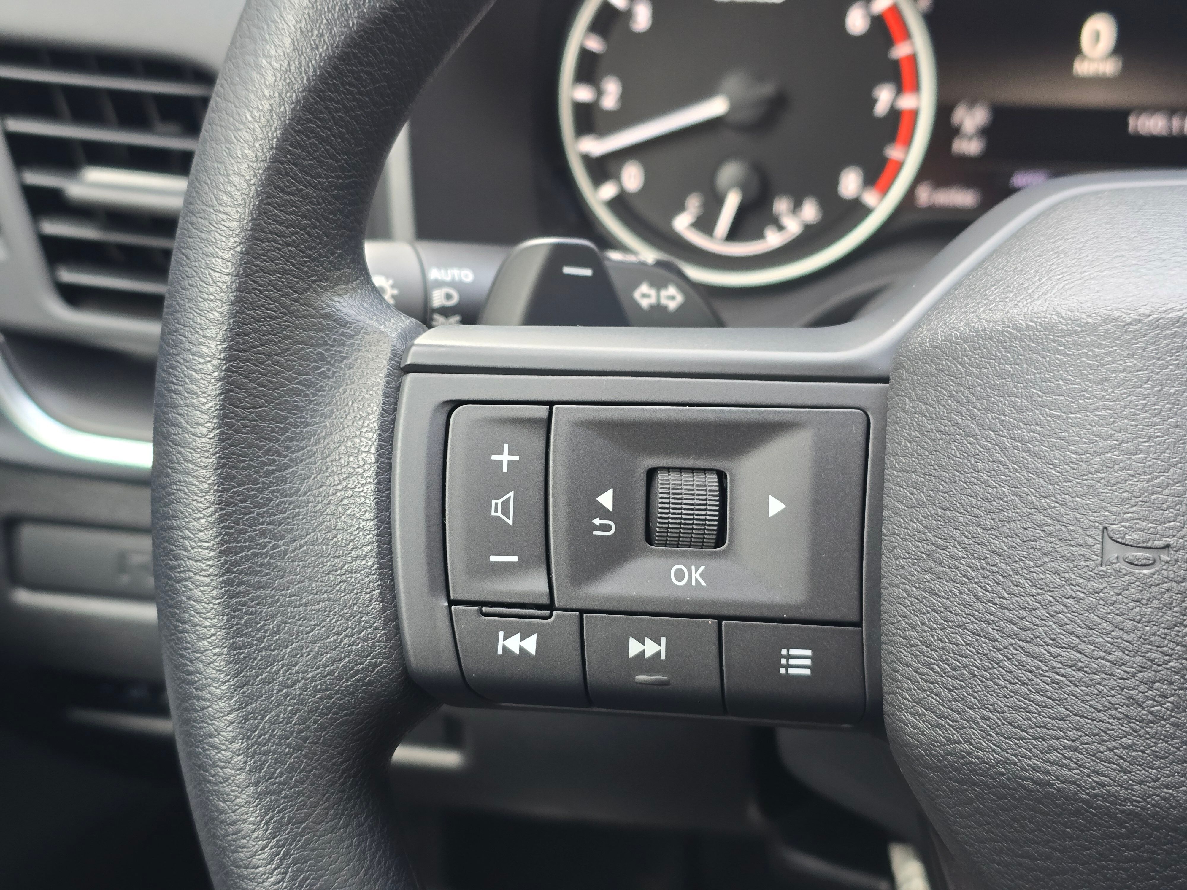 Vehicle image 21 of 24
