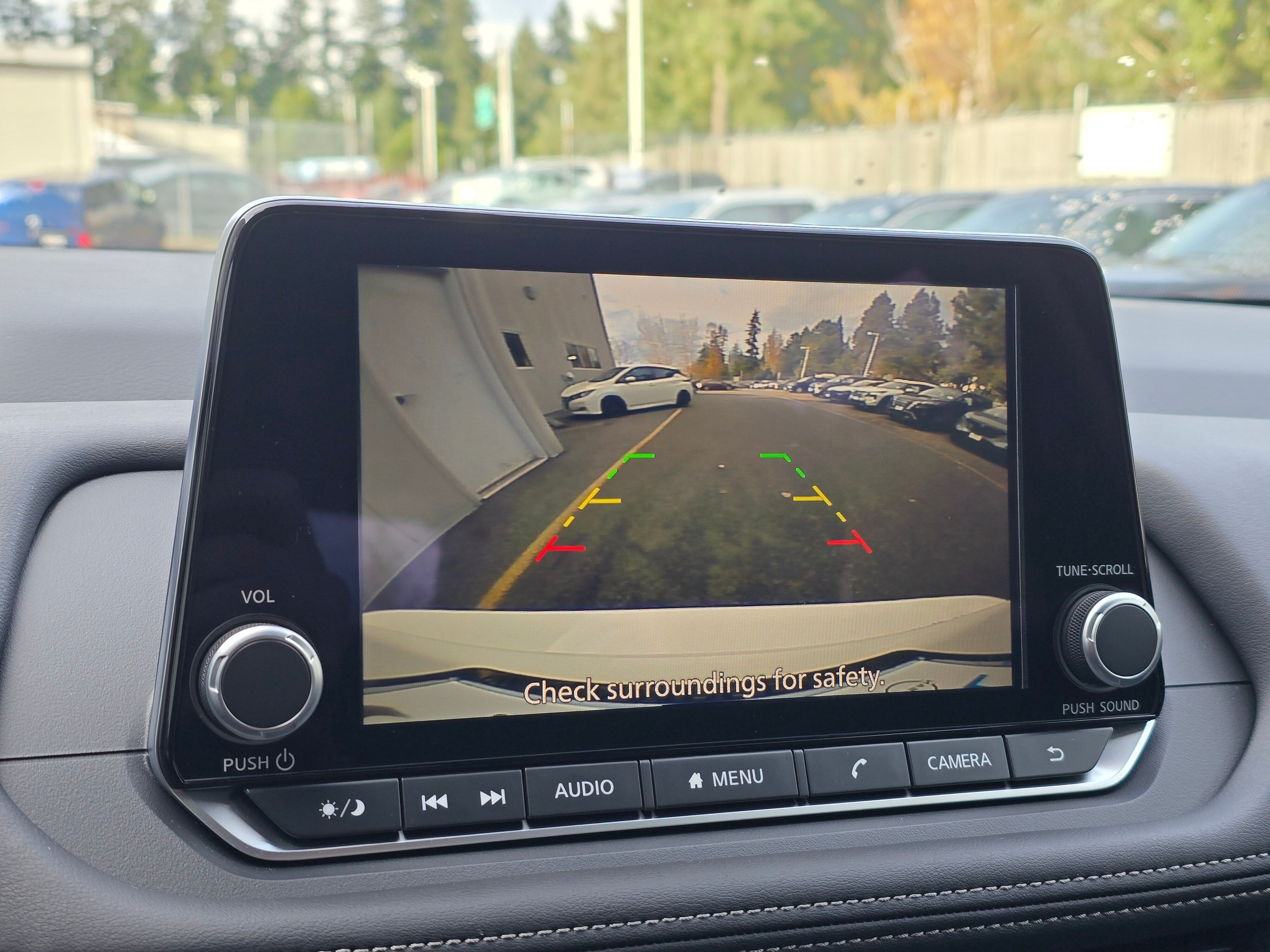 Vehicle image 16 of 24