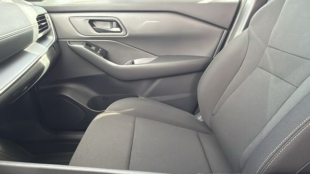 Vehicle image 24 of 36