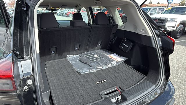 Vehicle image 12 of 36