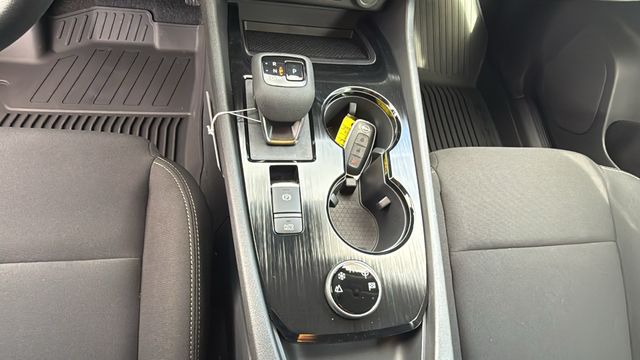 Vehicle image 25 of 36