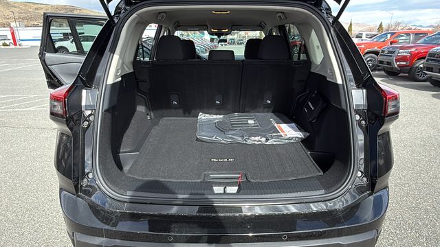 Vehicle image 11 of 36