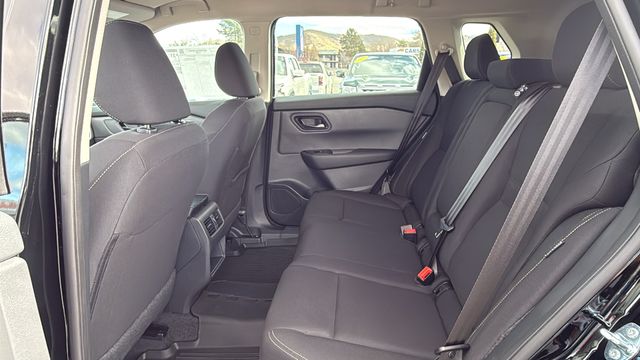 Vehicle image 19 of 36
