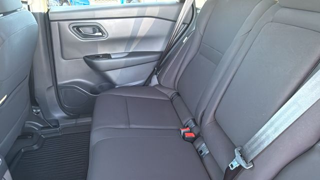 Vehicle image 16 of 35