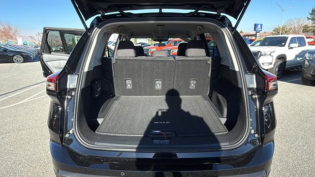 Vehicle image 11 of 35
