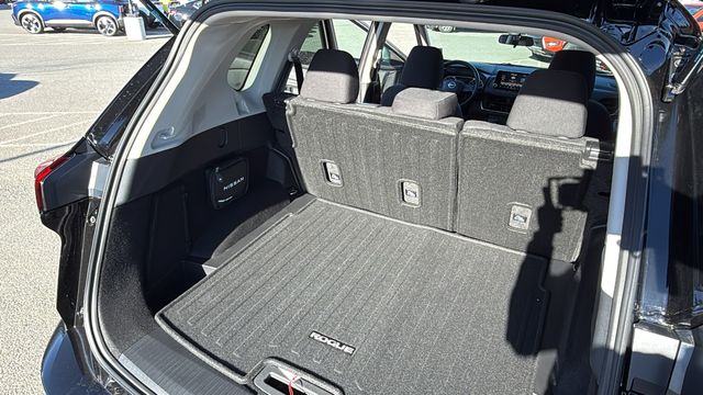 Vehicle image 12 of 35
