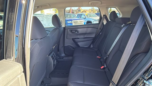 Vehicle image 18 of 35