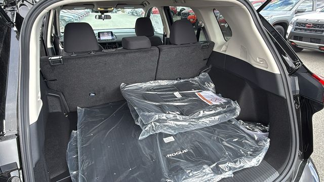 Vehicle image 12 of 36