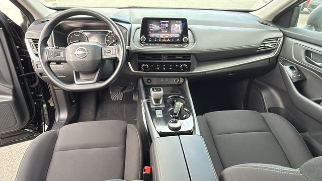 Vehicle image 18 of 36