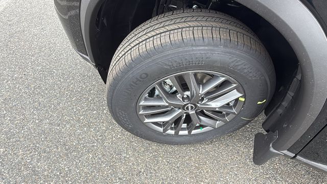 Vehicle image 10 of 36