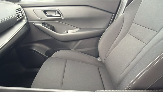 Vehicle image 24 of 36