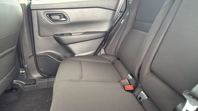 Vehicle image 16 of 36
