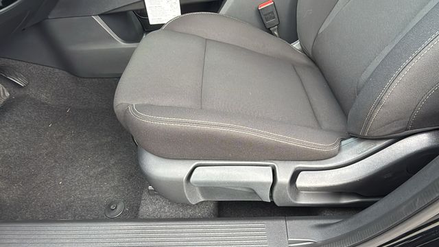 Vehicle image 22 of 36