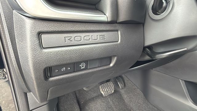 Vehicle image 34 of 36