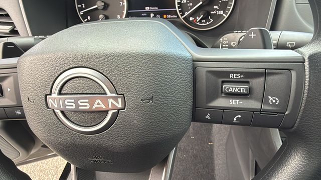 Vehicle image 32 of 36
