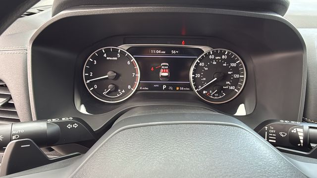 Vehicle image 33 of 36