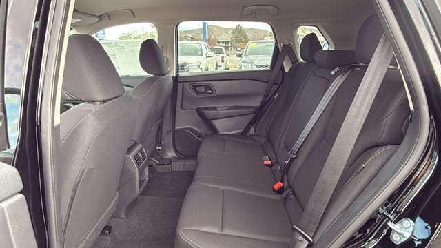 Vehicle image 19 of 36