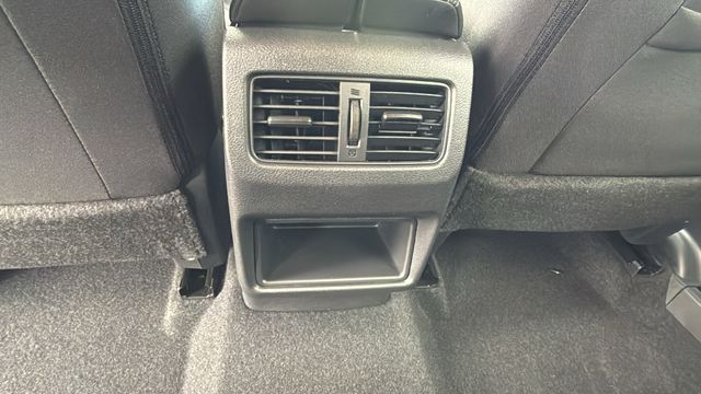 Vehicle image 17 of 36