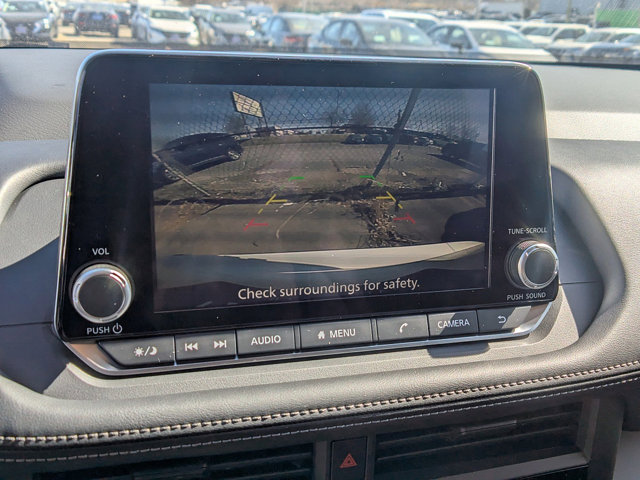 Vehicle image 17 of 27