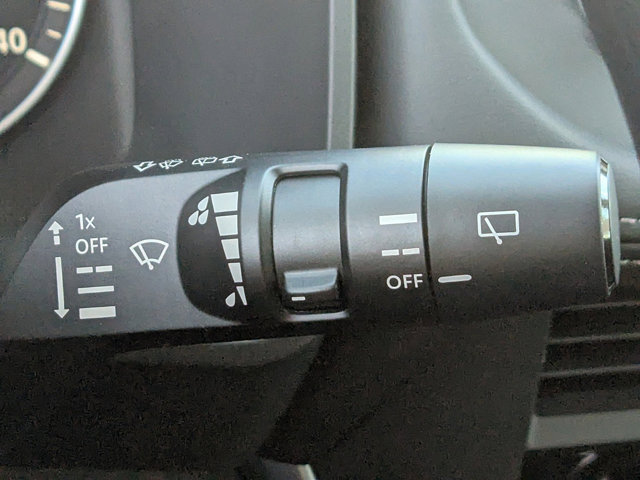 Vehicle image 25 of 27