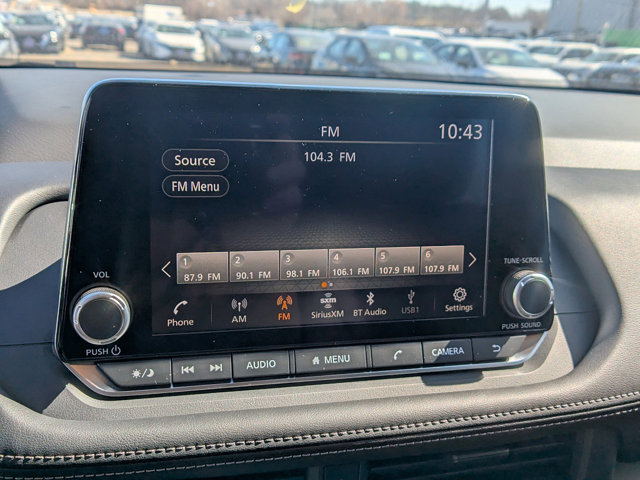 Vehicle image 16 of 27