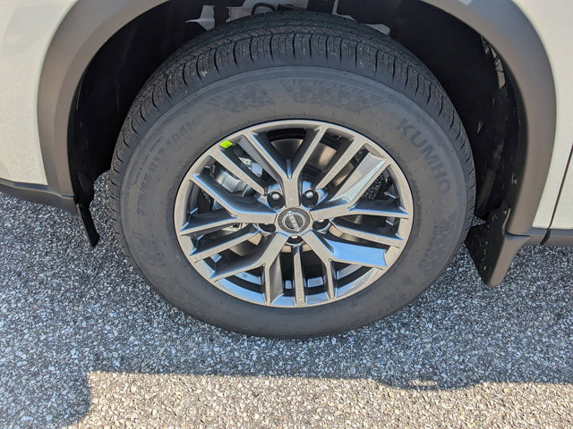 Vehicle image 7 of 27
