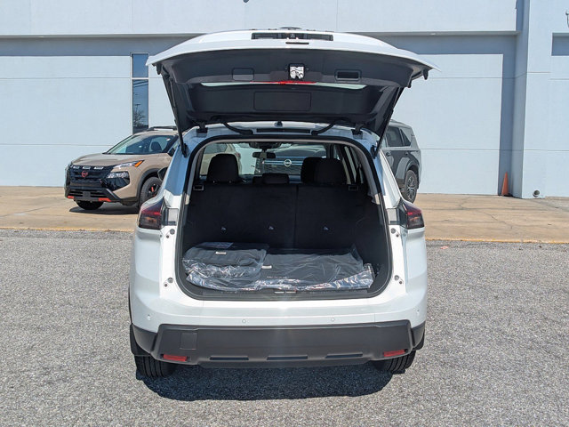 Vehicle image 9 of 27