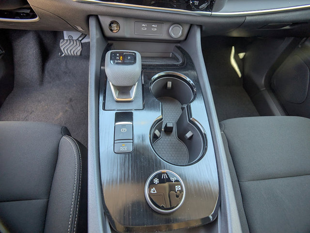 Vehicle image 18 of 27