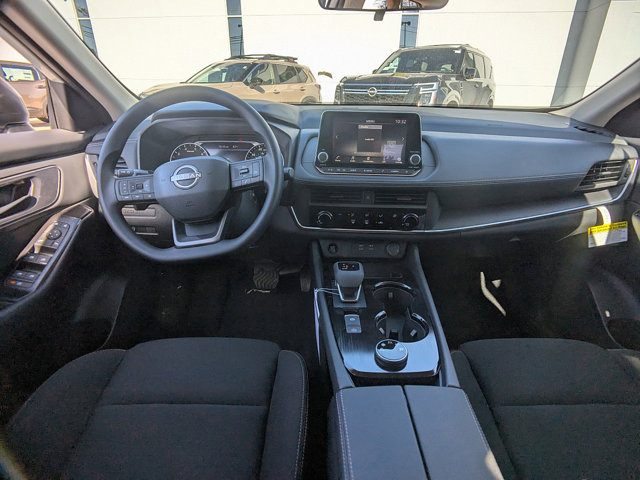 Vehicle image 14 of 27