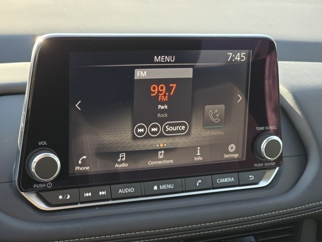 Vehicle image 29 of 32