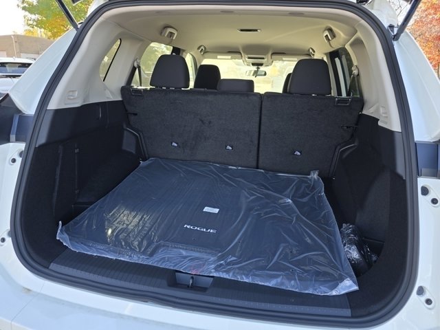 Vehicle image 19 of 32