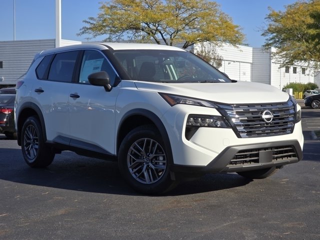 Vehicle image 2 of 32