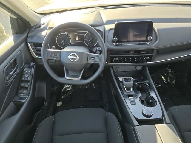 Vehicle image 23 of 32