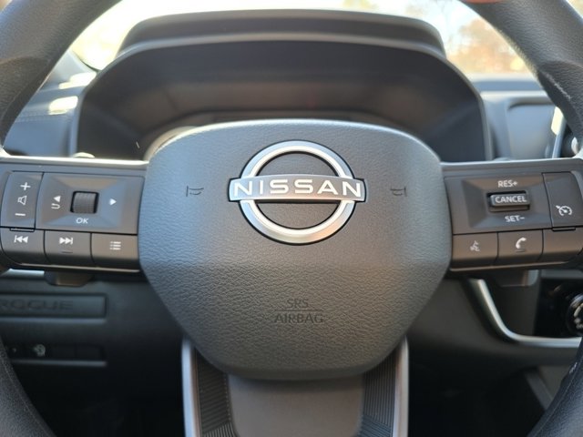 Vehicle image 26 of 32