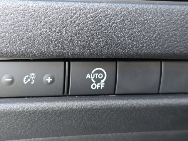 Vehicle image 9 of 32