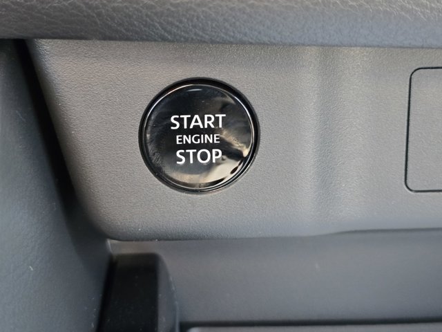 Vehicle image 8 of 32