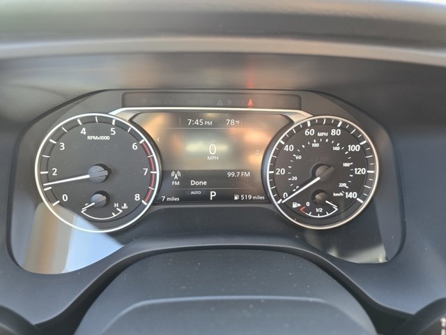 Vehicle image 27 of 32