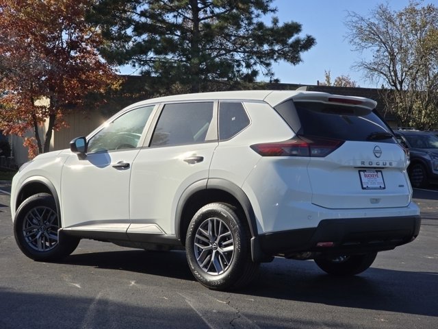 Vehicle image 15 of 32