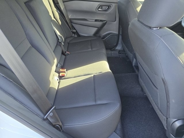 Vehicle image 20 of 32