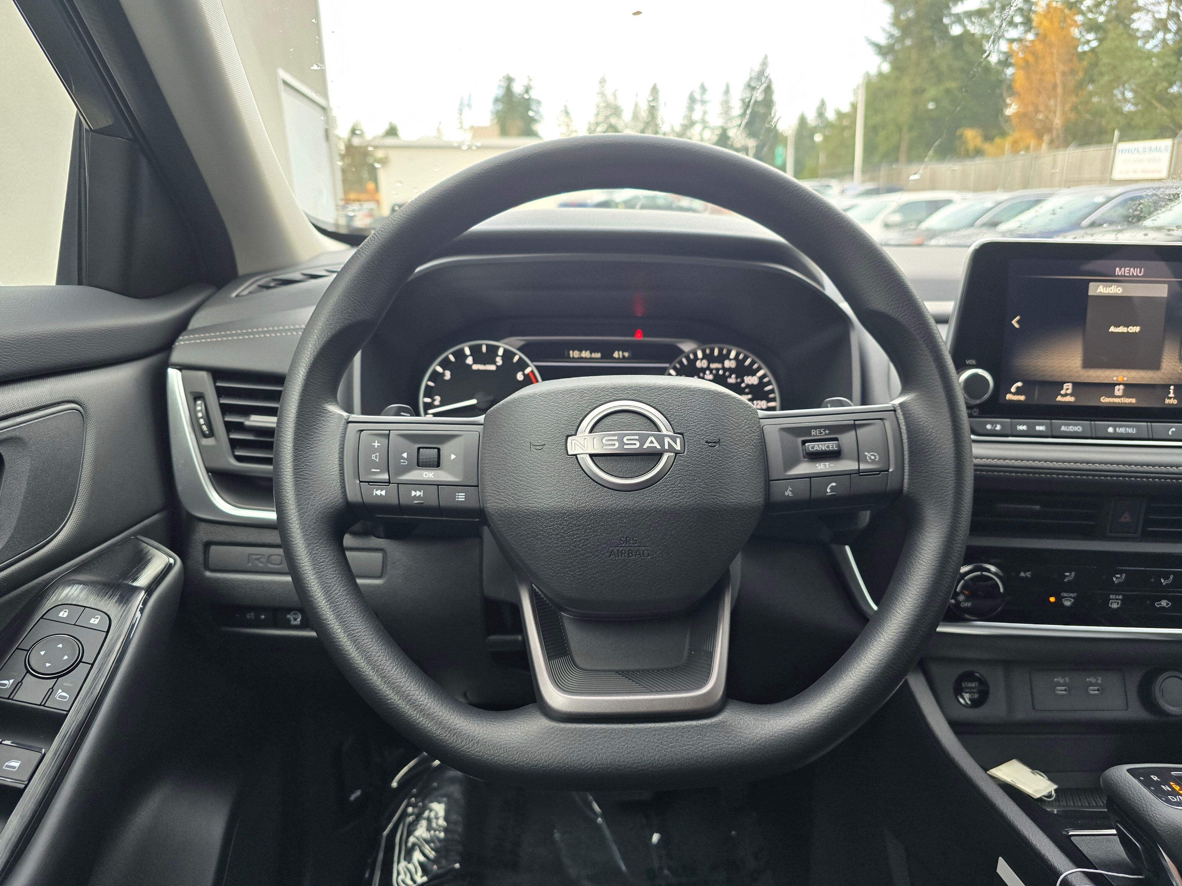 Vehicle image 13 of 24