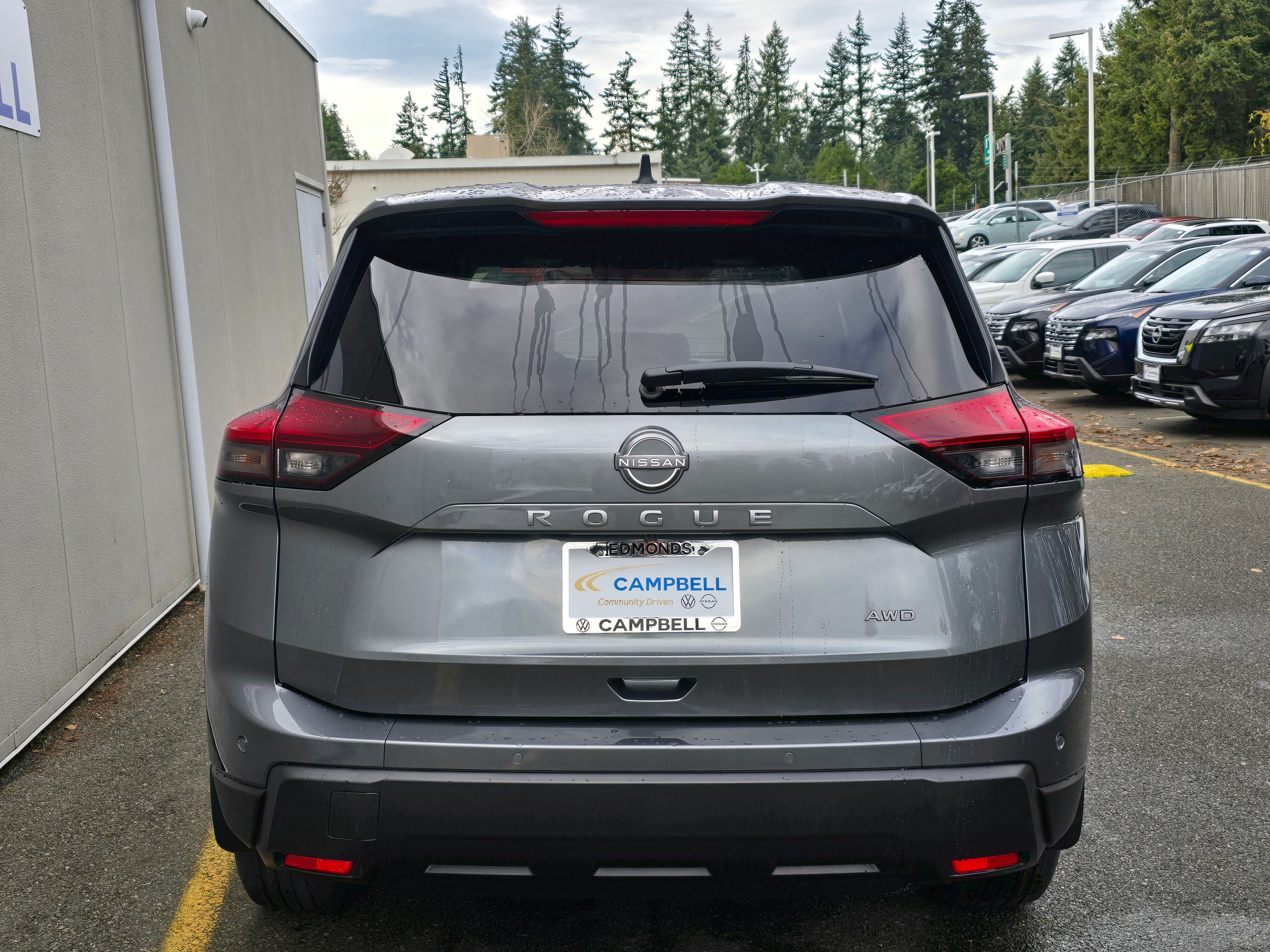 Vehicle image 5 of 24