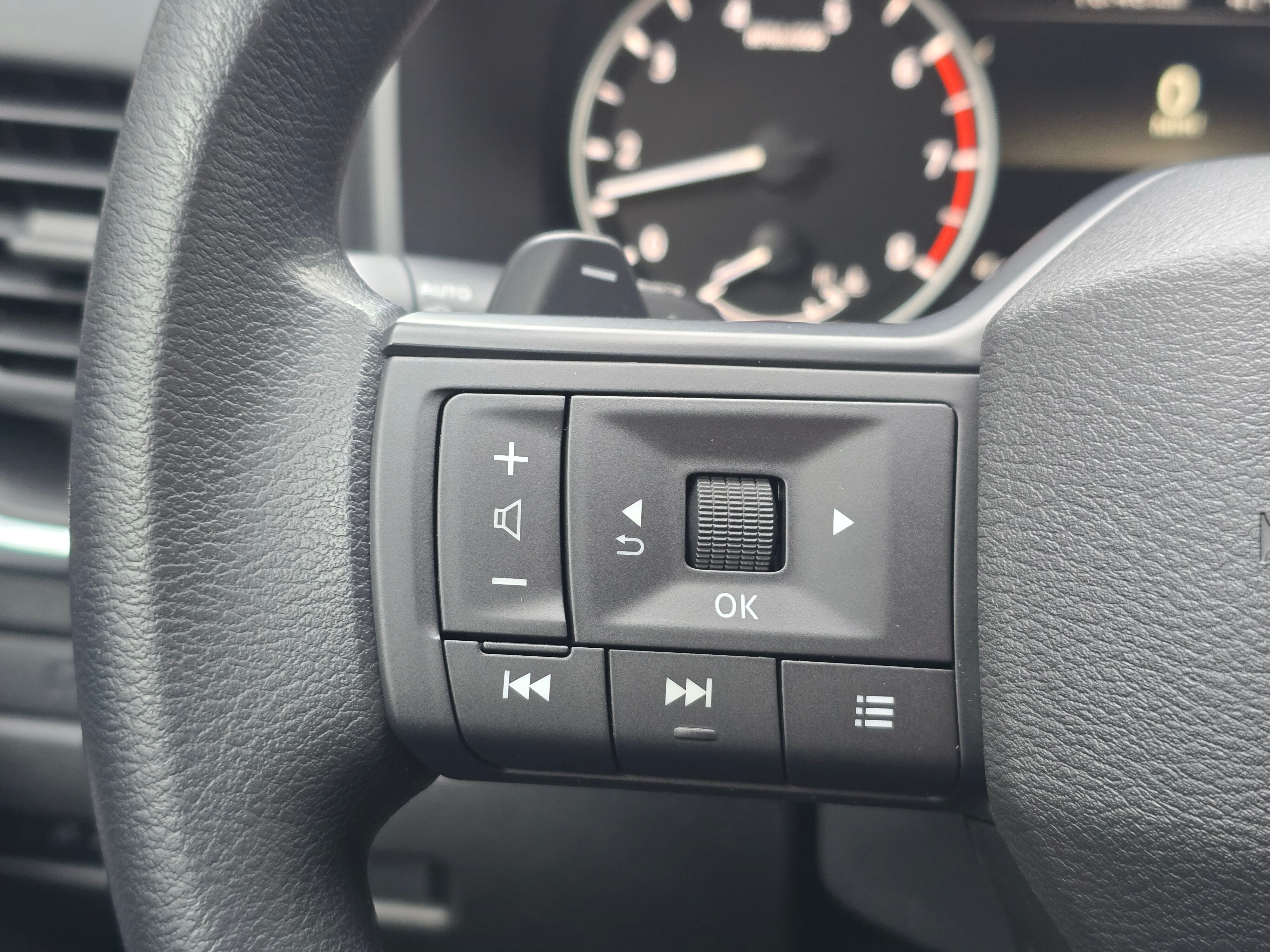 Vehicle image 22 of 24