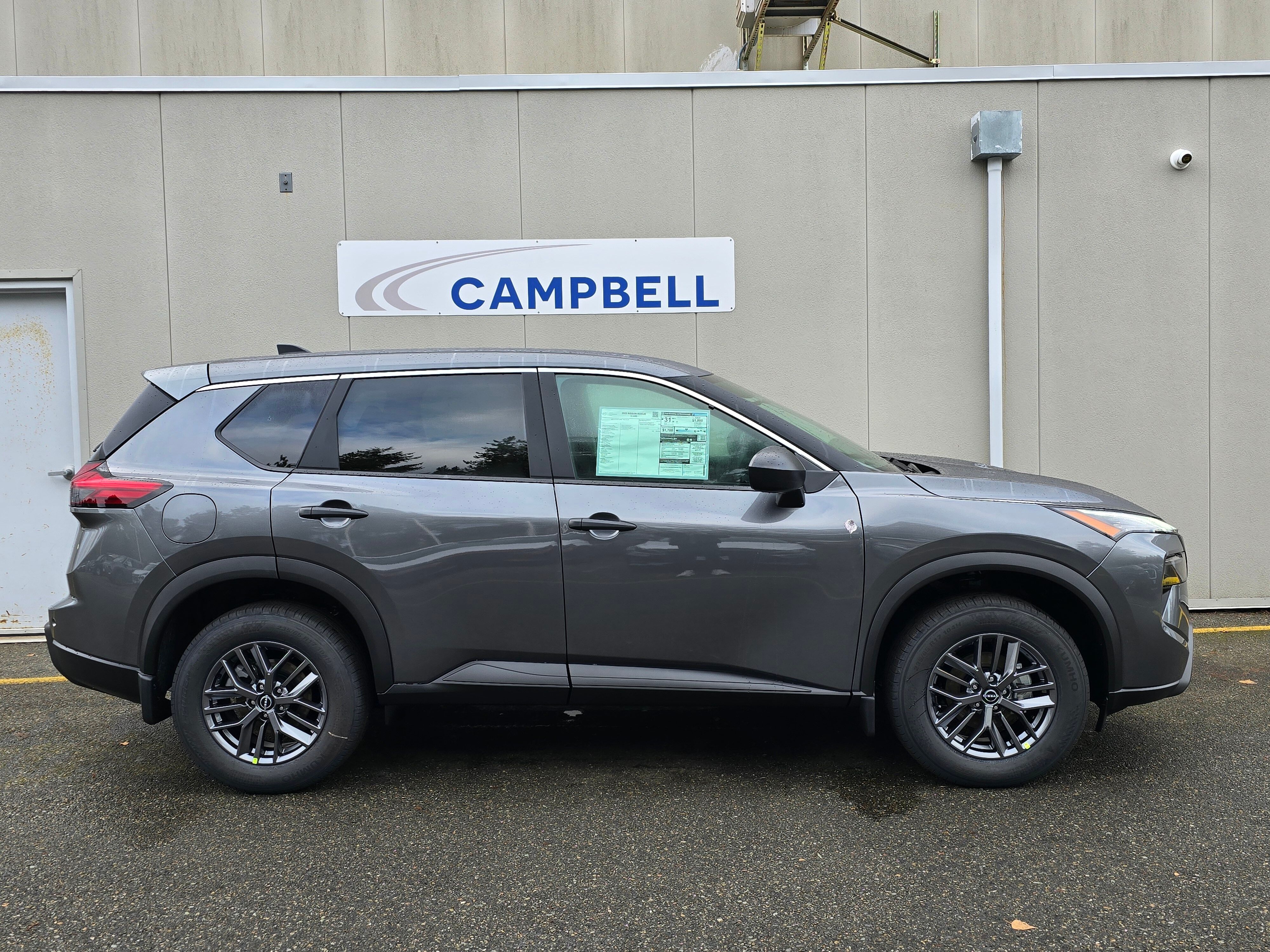 Vehicle image 3 of 24