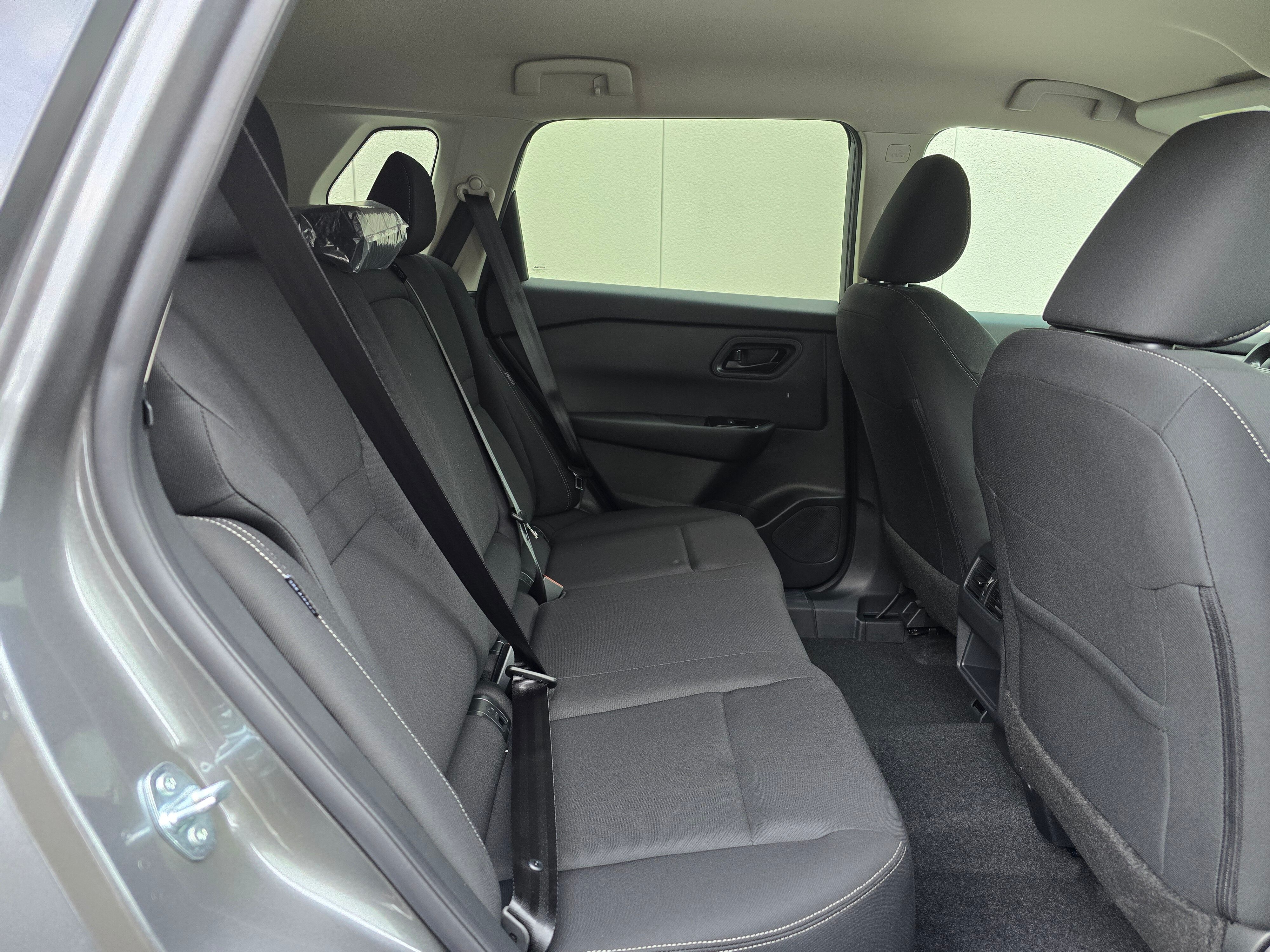 Vehicle image 10 of 24