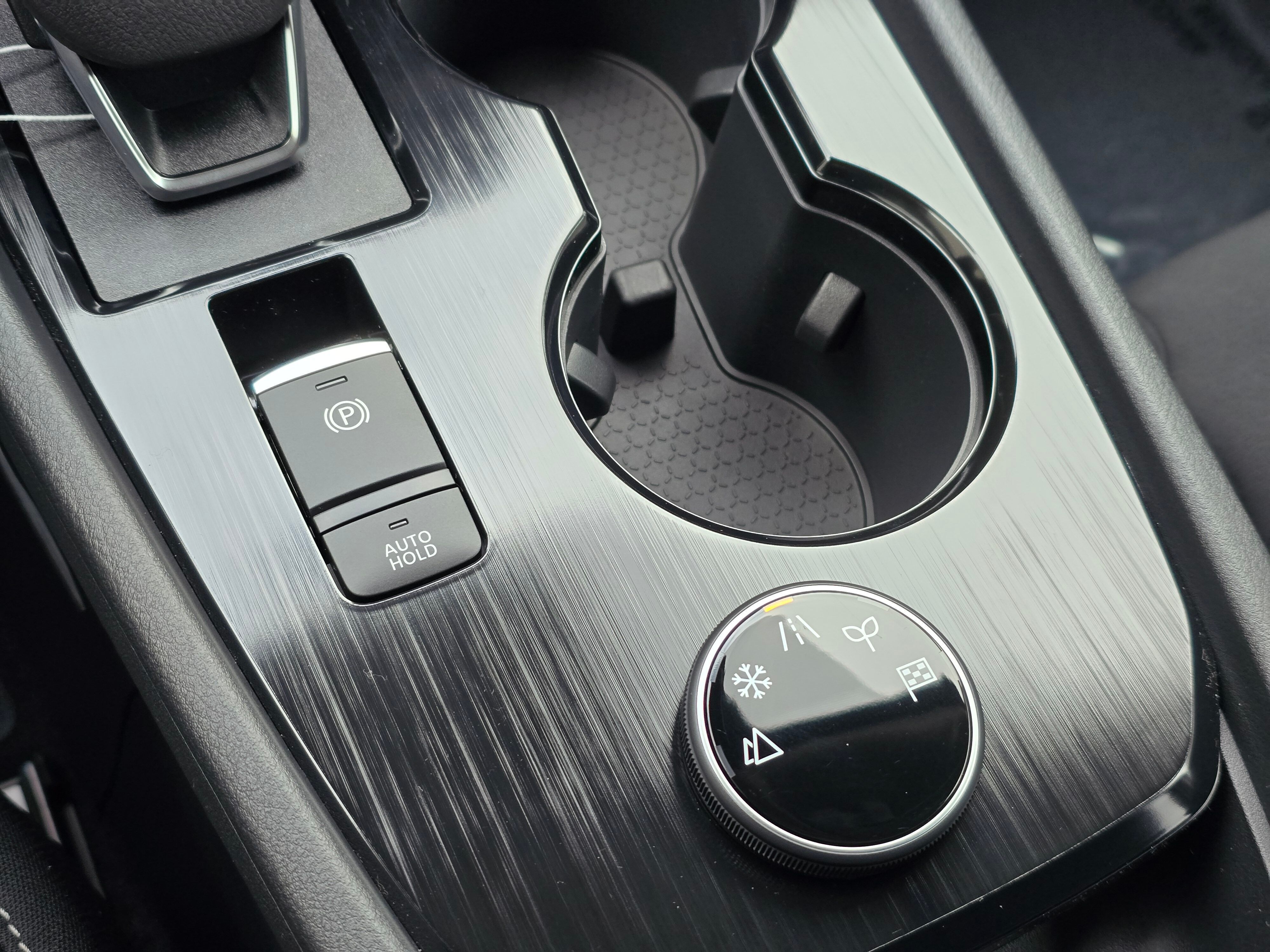 Vehicle image 21 of 24