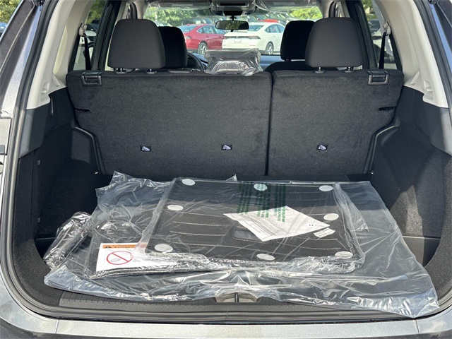 Vehicle image 7 of 18